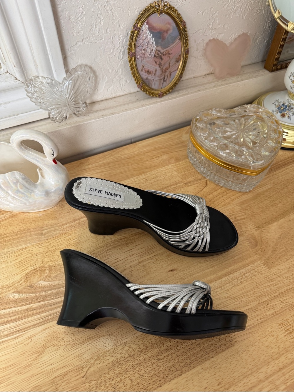 ✨Iconic early 2000s Steve Madden Y2K silver strappy wedge heels ✨ size 7.5 - Picture 1 of 13